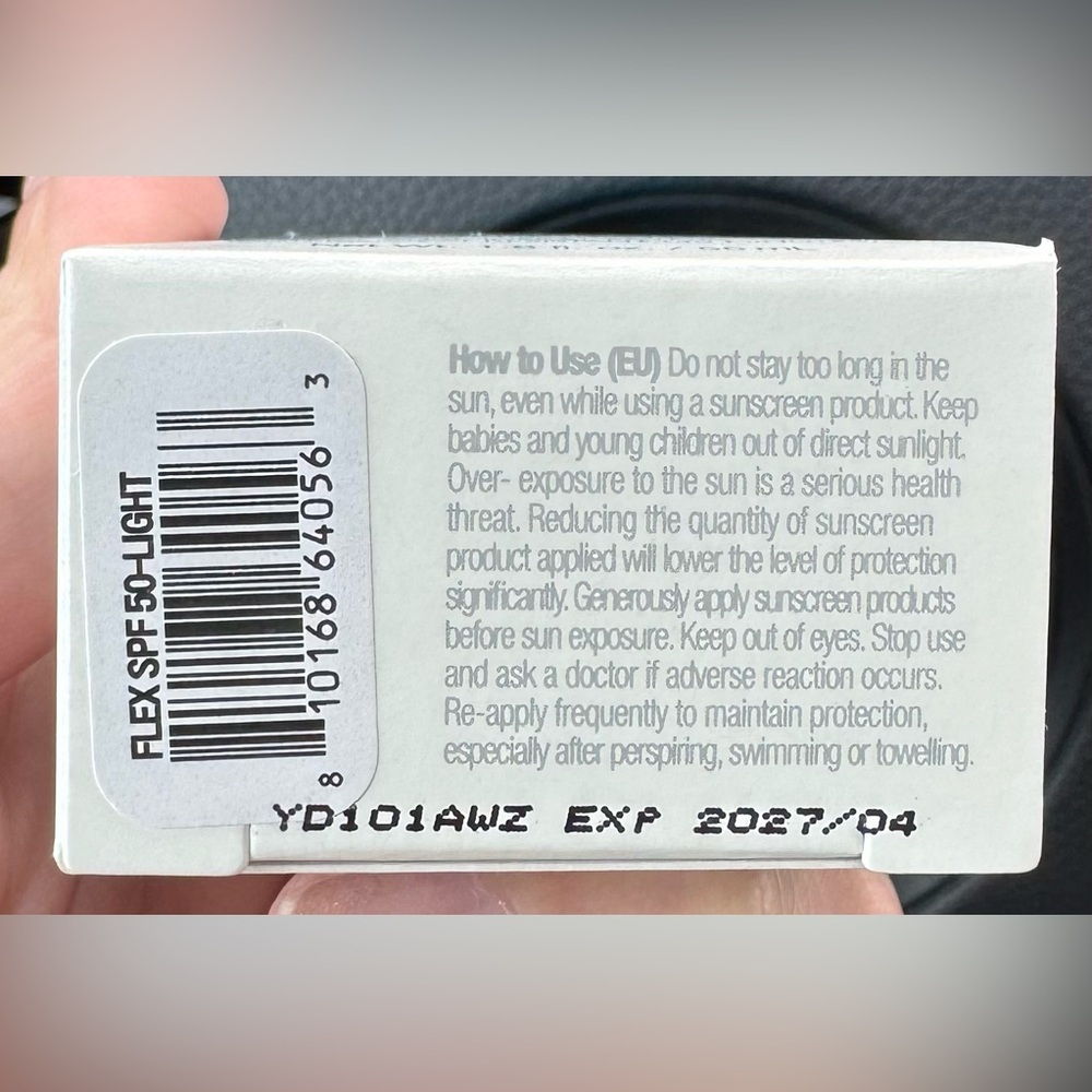 Colorescience Total Protection Face Shield Flex—Shade Light - Picture 3 of 7
